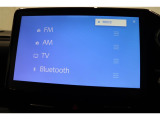 Bluetoothオーディオ再生、地デジ(フルセグ)対応。CD・DVDプレイヤーも装着しています☆