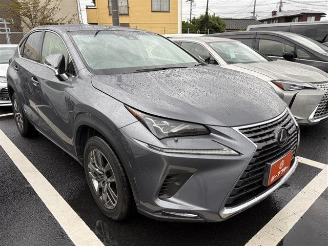 NX 300 バージョンL 禁煙車 ワンオーナー 純正10.3インチナビ
