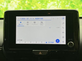 目的地設定や音楽再生など、快適なドライブをサポート。直感的な操作でスムーズに目的地に到着できます。使いやすさを追求したデザインです。