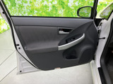 視界の良い運転席は、安全な運転をサポートします。操作しやすい配置で、運転に集中できる空間です。快適なカーライフを。