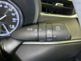 【オートライト】車外の明るさに応じて自動的にライトの点灯・消灯をしてくれます