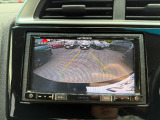 バックでの駐車が苦手な方や運転にあまり自信のない方でも後方の視界をしっかりサポート。安心して車庫入れが出来るバックカメラを装備しています!