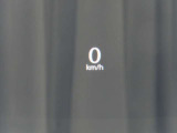 ヘッドアップディスプレイが標準装備!目線を外さずスピードやナビ案内が確認できます。運転に集中することが出来ますね☆