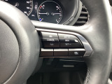 MRCC(マツダレーダークルーズコントロール)は先行車との車間を維持しながら追従走行を行い、長距離でのドライバー負担を軽減させてくれます。