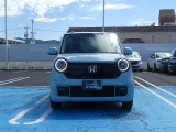 フォグライト装着車。LEDヘッドライト装着車なので、夜間走行も明るく安全な走行をサポートいたします