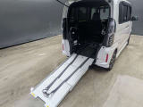 【普段は4人乗り】スローパー付きのNBOXが入庫しました。ぜひ現車を見に来てください