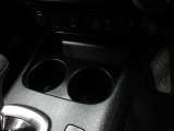 インパネにドリンクホルダーを配置☆飲みたい時にパッと取れる最適な場所に配置♪