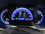 とっても見やすいメーターです。夜間時はラグジュアリーな気分にさせてくれる照明が魅力ですので、夜のドライブも楽しみになりますよ♪