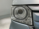 LEDヘッドライトは、点灯の瞬間から最大光量を発揮し、突然暗くなるトンネルなどでの安定感を高めます。