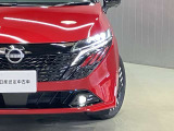 【ハイビームアシスト】先行車または対向車や周囲の明るさなどに応じ、自動的に上向きと下向きを切り替えてくれます★