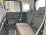 シートの質感も良く、快適な座り心地です。長時間のドライブでも疲れにくいでしょう。くつろぎの空間を提供します。