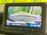 【バックカメラ】駐車時に後方がリアルタイム映像で確認できます。大型商業施設や立体駐車場での駐車時や、夜間のバック時に大活躍!運転スキルに関わらず、今や必須となった装備のひとつです!