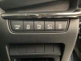 各種機能の切替スイッチは運転席パネル下に集約されています。任意で切り替え可能なため状況に合わせてお使いください。