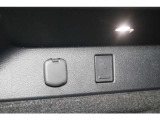 レクサスCPOでは、購入時の車両価格の中に1回の法定点検、その際のオイル交換の費用まで含まれております。購入後のサポートもお任せください。
