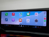 【アップルカープレイ】iPhoneがBMW車両とワイヤレスで接続されます。Apple CarPlayでは、オーディオストリーミングやメッセージングアプリがディスプレイに表示されます。