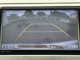 駐車時の安全性を高めるバックモニターを装備。狭い場所でも、後方を確認しながらスムーズに駐車できます。運転に自信がない方にもおすすめです。