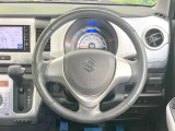 【純正革巻きステアリング】上質な革を使用することで、手にしっかり馴染みとても運転しやすいハンドルです♪
