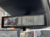 【インテリジェントルームミラー】車両後方のカメラ映像がミラー(液晶画面)に写るので、後席の人や荷物が写りこみません。夜間や悪天候でも視界が良好です♪