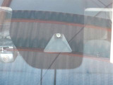 前方の車両を検知。 エマージェンシー(衝突軽減)ブレーキ装備