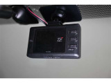 今人気のドライブレコーダー装備!事故の際に証拠を残せて安心です。