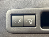 【パワーバックドア】スマートキーや運転席のボタンを押すだけでリアゲートが自動で開閉します!荷物を持っている時や、高い位置にあるバックドアを閉める際に便利な機能です♪