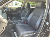 運転席からの視界は広く、運転操作もスムーズに行えます。快適なドライビングポジションで、安全運転をサポートします。