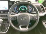 【純正革巻きステアリング】上質な革を使用することで、手にしっかり馴染みとても運転しやすいハンドルです♪