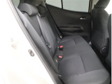 リアシートも厚く、長時間の移動もらくらくです!車種によってはラゲージスペースやトランクへのアクセスも可能!乗り心地・使い勝手共に充実です!!