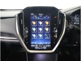 11.6インチの縦型ディスプレイに、ナビゲーション機能をはじめ、エンターテインメント、車両情報、エアコン操作、各種設定などを集約。タブレットのような感覚で、直感的に操作できます。
