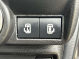 両側電動スライドドアのスイッチ付です。車内からもスイッチひとつで楽にドアの開閉が可能です。電動なので開閉時に力を使う必要がなく、半ドアになることもありません!