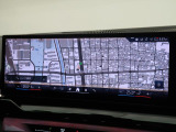 【純正ナビゲーション】BMWのナビゲーションは操作性も良く、詳細な地図情報と交通状況を見やすく表示し、快適なドライビングをサポートしながら目的地までナビゲートします。
