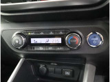 オートエアコン付車です。自動で温度と風量を設定する優れものです。