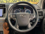 【純正革巻きステアリング】上質な革を使用することで、手にしっかり馴染みとても運転しやすいハンドルです♪