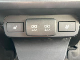 【前席+後席シートヒーター】寒い日に重宝するシートヒーターを後席にも装備!エアコンより早く温まってくれるので寒がりの人も安心ですね♪エアコンの温風は乾燥するから苦手、という方にもをおすすめです。