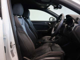 スポーツシート(フロント)/パーシャルレザー/フロントシート 電動調整機能/ランバーサポート 4ウェイ (フロント)/シートヒーター (フロント)