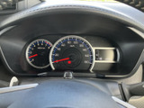 視認性の高いメーターで、運転に必要な情報をしっかり確認できます。洗練されたデザインが、運転をより快適にします。