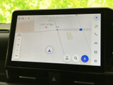 見やすい地図画面で、運転に集中しながら目的地へ。渋滞情報などを確認しながら、スムーズなルートを選択できます。運転をサポートします。