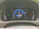 分かりやすいデザインのメーターで、運転状況を一目で把握できます。必要な情報がすっきりと表示され、運転に集中できます。