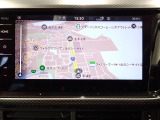 純正ナビです!純正ならではのピッタリと収まった感じが、より一層スタイリッシュな雰囲気を演出してくれます。