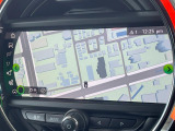 ●純正ナビ:一体感のあるナビは、高級感ある車内を演出してくれます。オーディオ機能も充実しておりますので、運転もより楽しめます♪