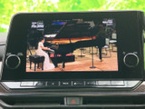 鮮やかな映像で、車内時間を豊かに演出。高画質で迫力のある映像体験をお楽しみいただけます。