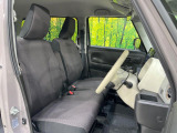 運転席シート廻りは使用感も少なく、良好な状態となっています。前オーナー様が丁寧に使っていたことがよくわかりますね。