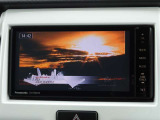 パナソニック製のフルセグTVナビ付です。テレビ視聴(常時可)、CD・DVD再生等が可能です。Bluetooth機能も付いておりますので、通話やスマートフォンから音楽を楽しめます。バックカメラ付。