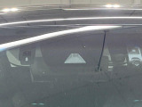 【プリクラッシュセーフティ】前方の車両等を検知し、衝突しそうな時は警報で注意を促し、ブレーキを踏む力をサポート。ブレーキを踏めなかった場合は衝突被害軽減ブレーキが作動、衝突回避をサポートします。