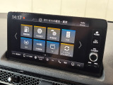ナビのオーディオソース画面です!ラジオやBluetoothなど、さまざまな音楽ソースを選択して楽しめます。お好みの音楽を聴きながら、毎日の通勤からロングドライブまで快適にお過ごしいただけます。
