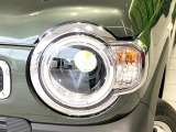 【LEDヘッドライト】悪天候や夜間走行時も良好な視界を確保し安心して運転できる高輝度LEDヘッドライトを装備!点灯速度が早く、消費電力も抑えられています。