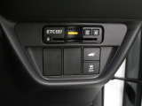 【ETC2.0車載器】料金所での決済だけでなく、渋滞などの道路情報と連動してさまざまなサービスを受けることができる、次世代型のETC車載器を装着しています!