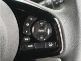 ◆アダプティブクルーズコントロール◆予め設定した車速内でクルマが自動的に加減速。前走車との適切な車間距離を維持しながら追従走行します。【LKAS】車線維持支援システムでステアリング操作を支援。
