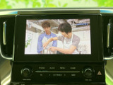 停車中には、TVやビデオコンテンツをお楽しみいただけます。休憩時間や待ち時間も、充実した時間へと変わります。