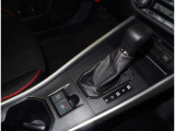 自動のパーキング&フットブレーキ付です。運転が楽になり、大変便利ですよ。